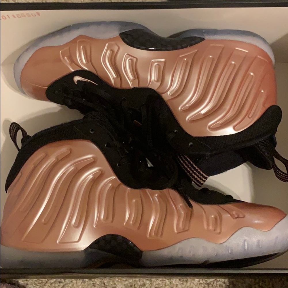 NIKE LITTLE POSITE ONE LIKE NEW GREAT CONDITION